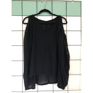 <AERIE> CUTE SHOULDER CUT-OUT TOP!